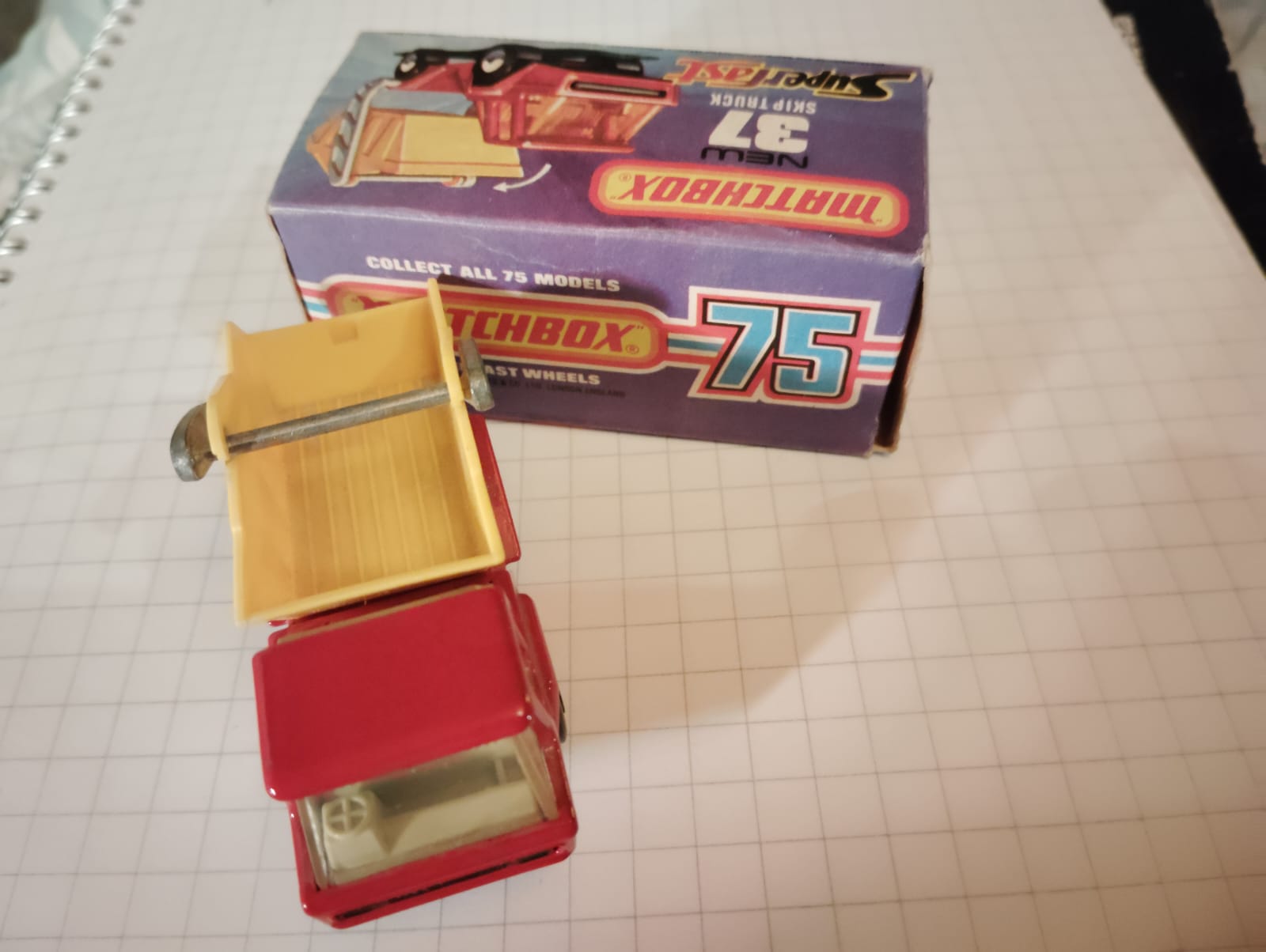 Matchbox Superfast Skip Truck No. 37