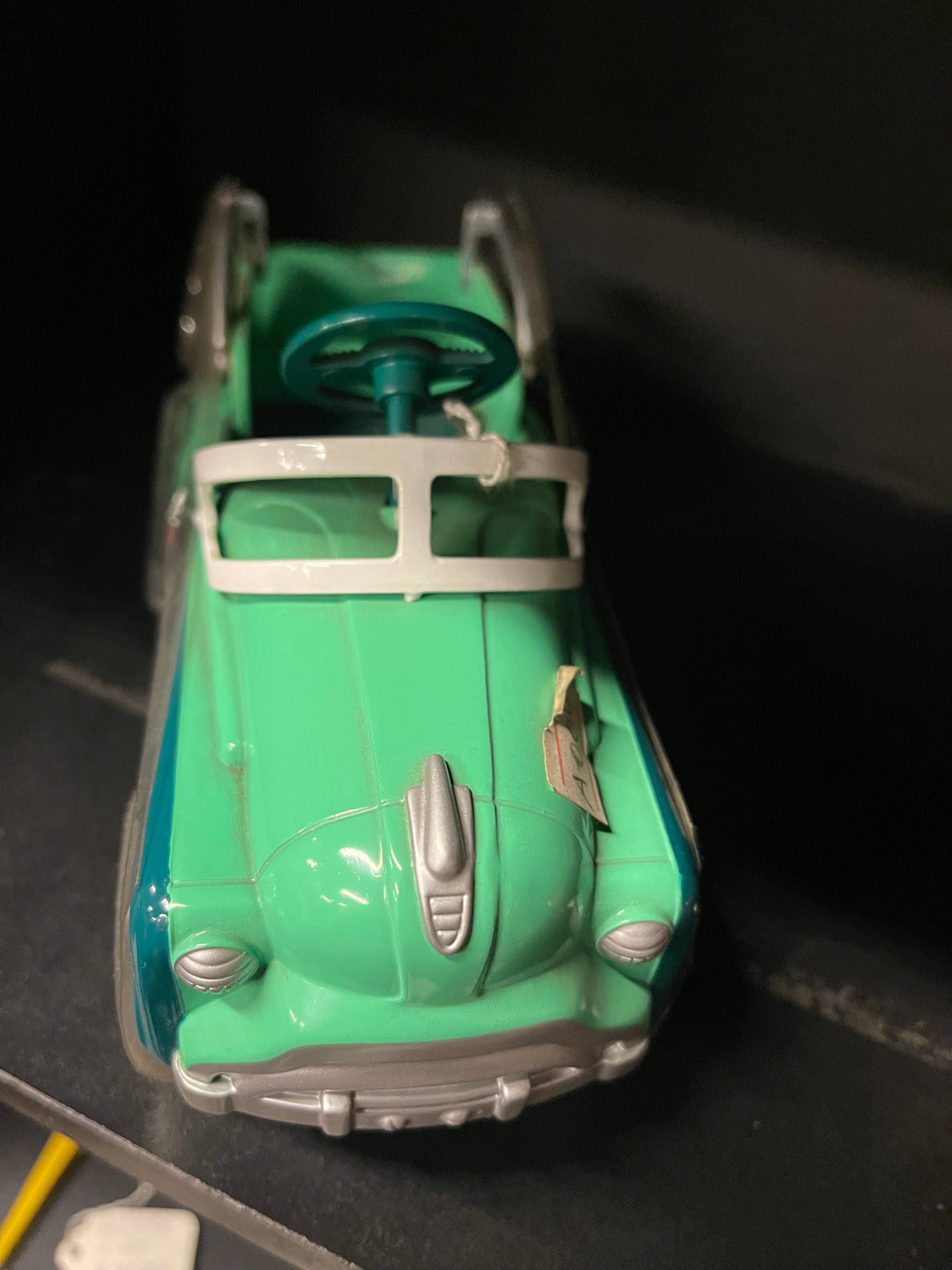 Autito de colección a pedales