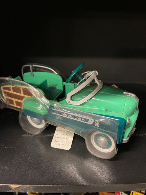 Autito de colección a pedales