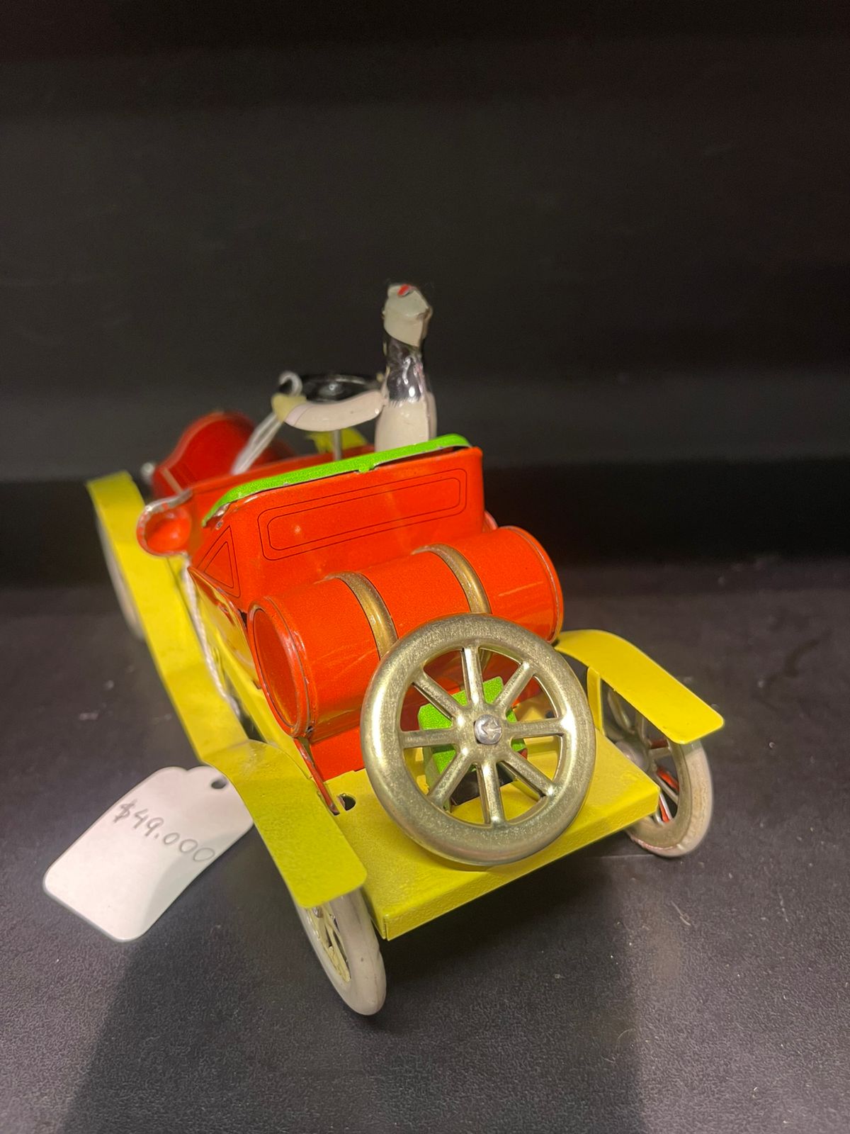 Auto De Colección Antiguo Naranjo y Amarillo