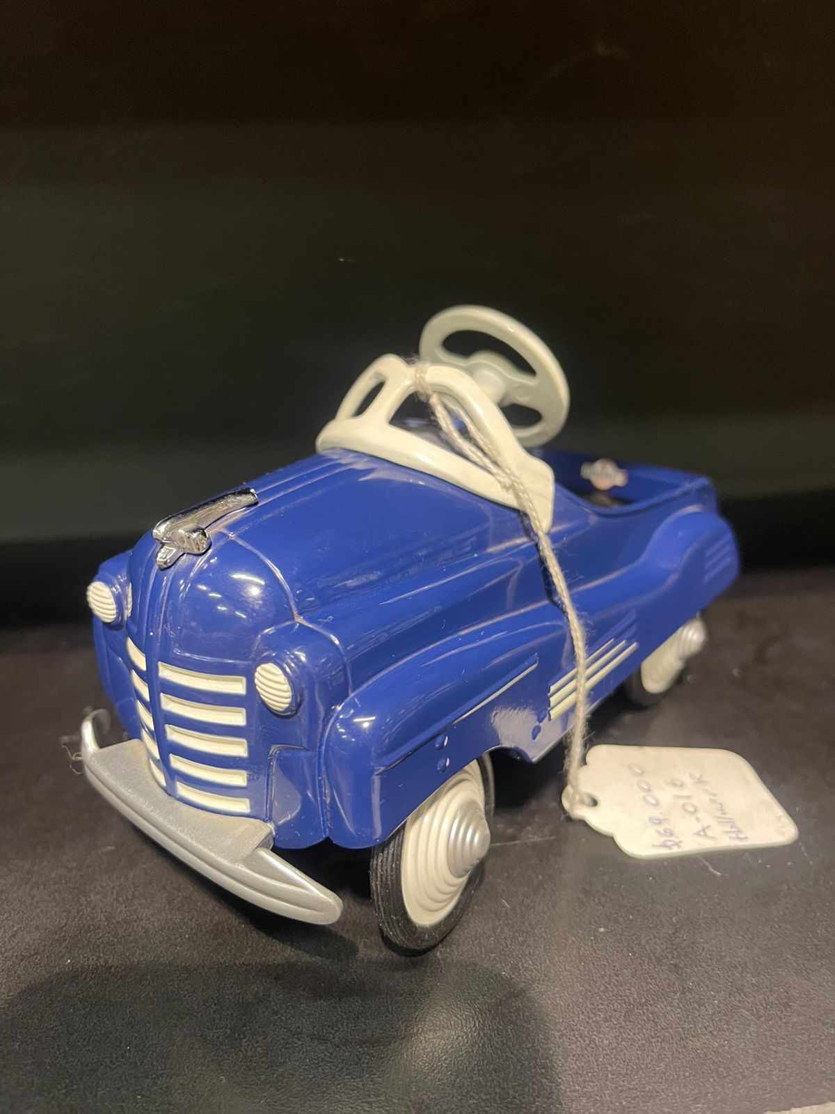 Auto De Colección Antiguo Azul y Blanco