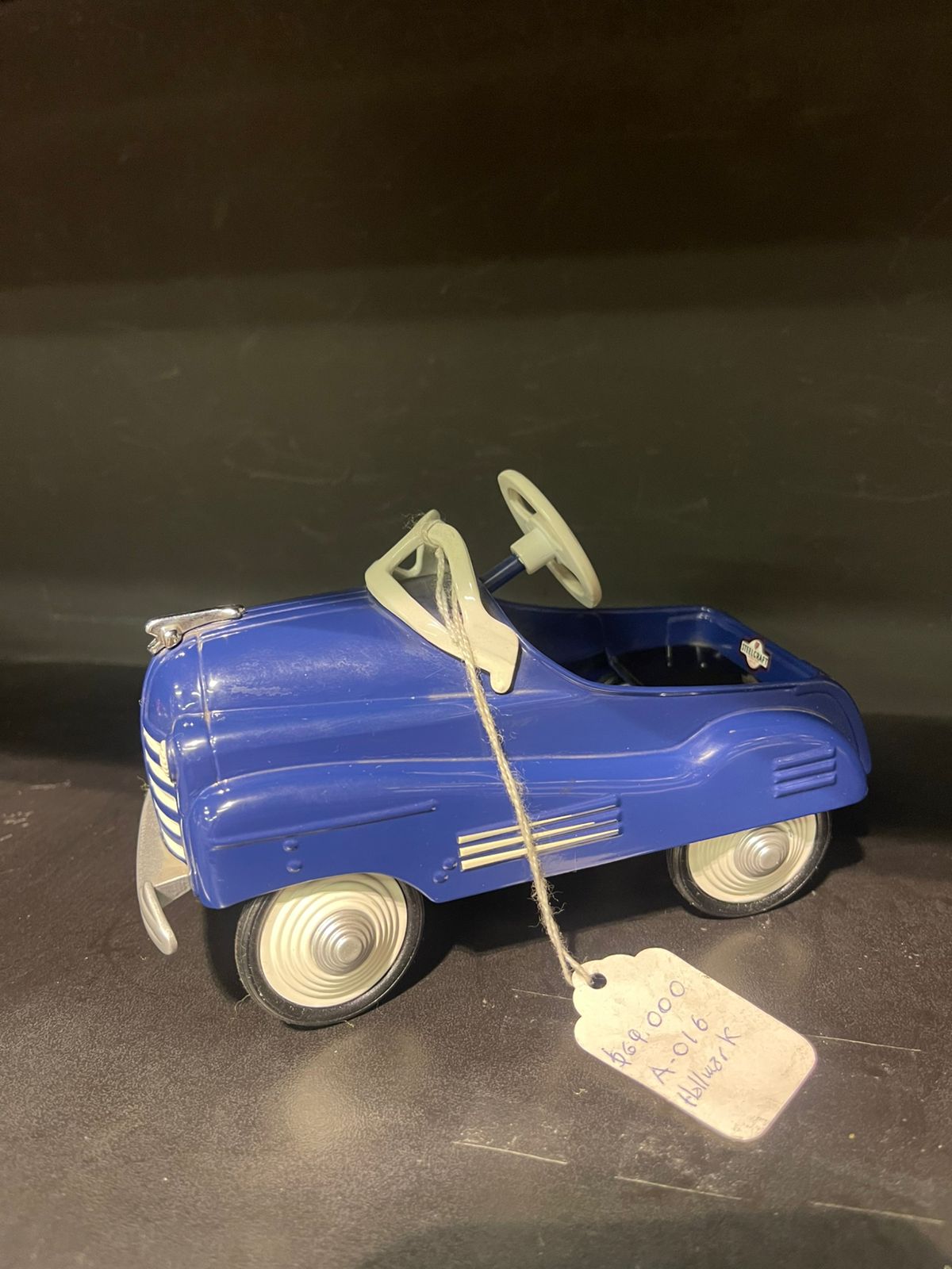 Auto De Colección Antiguo Azul y Blanco