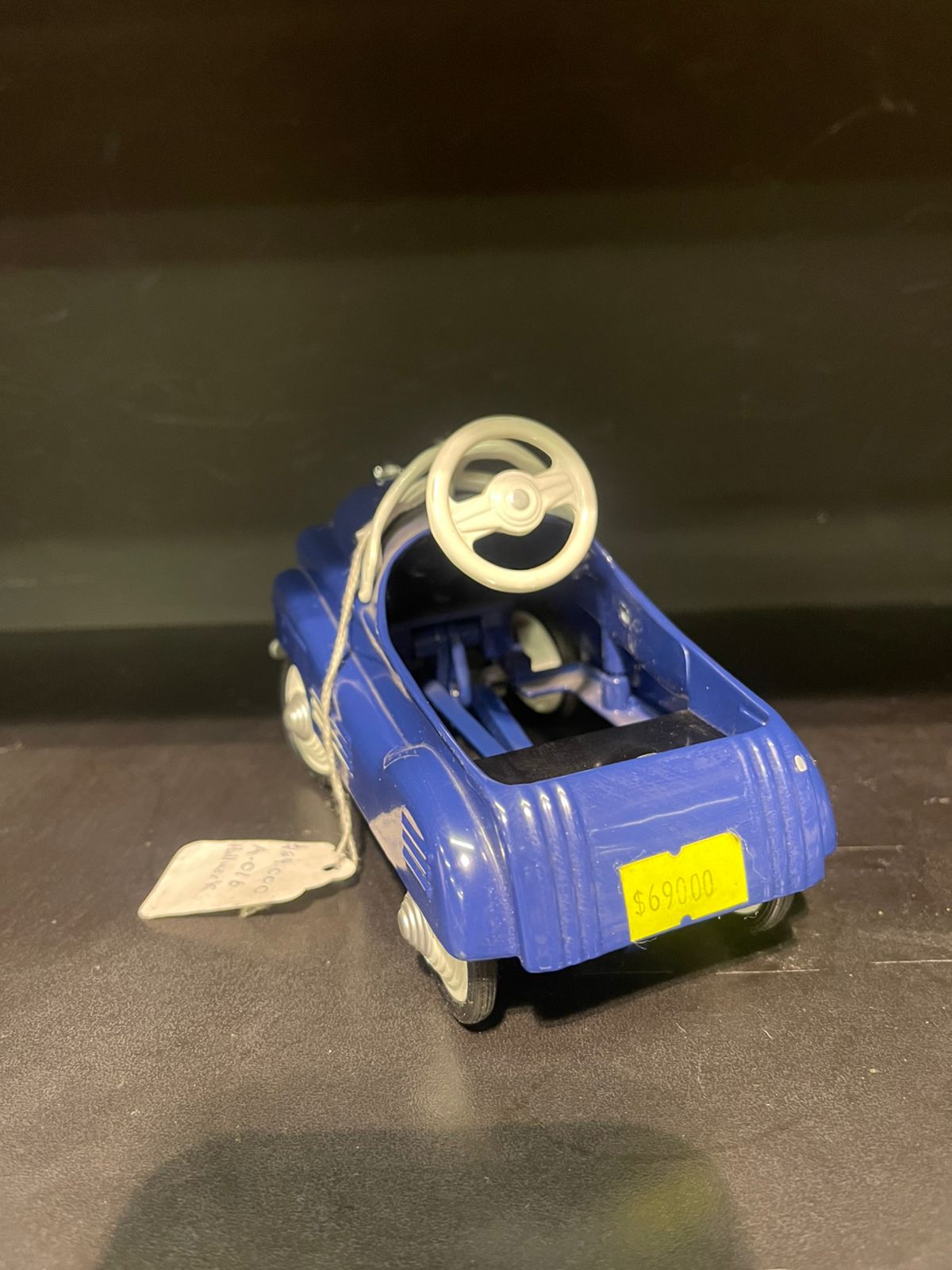Auto De Colección Antiguo Azul y Blanco