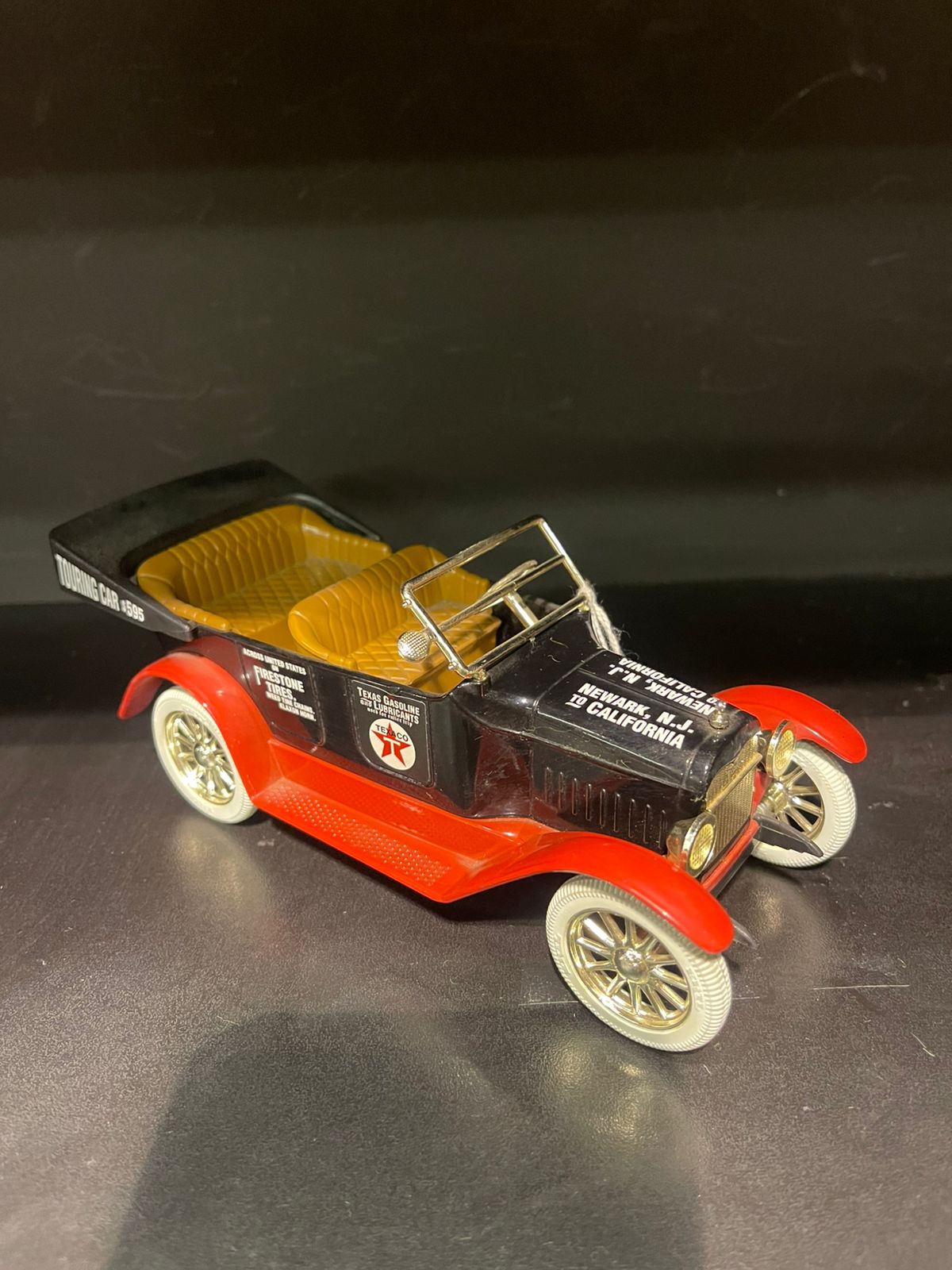 Auto De Colección Antiguo Texaco Negro y Naranja
